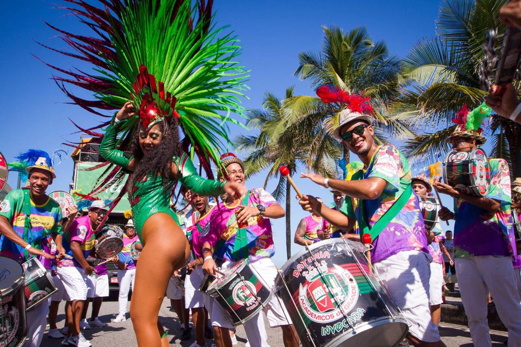 הקרנבל בריו ומצעד המנצחות - תהלוכת הנוצות המפורסמת בעולם.. אבל לא רק!
